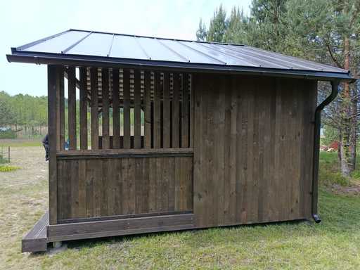 4x6 m Træpavillon — Rummelig Havepavillon med Gulv og Dobbelt Tag