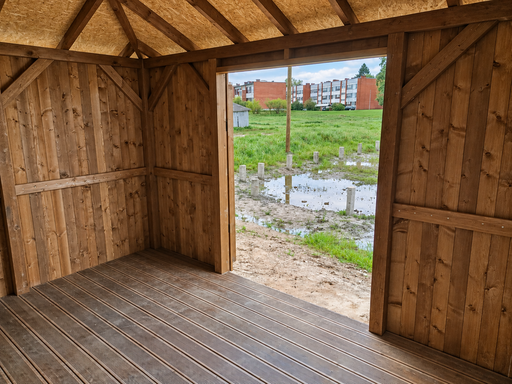 3 × 4,5 m specialfremstillet haveskur i træ med dobbeltdøre